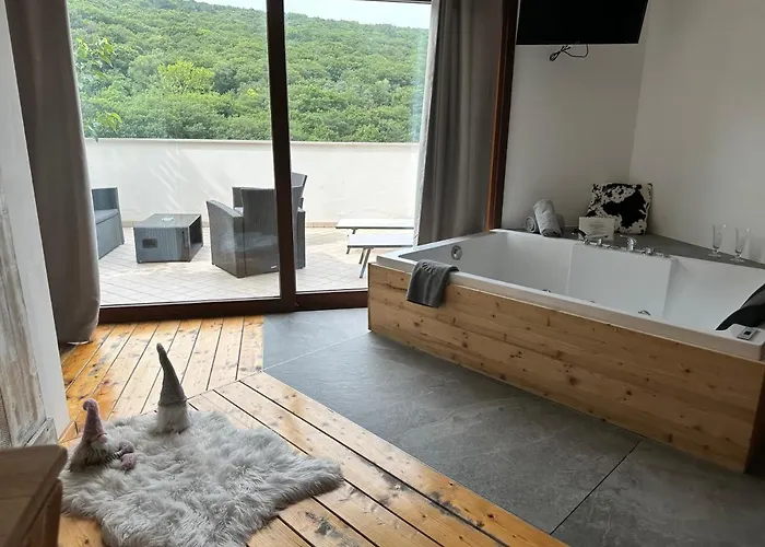 Hotel Jacuzzi: Al bosco incantato